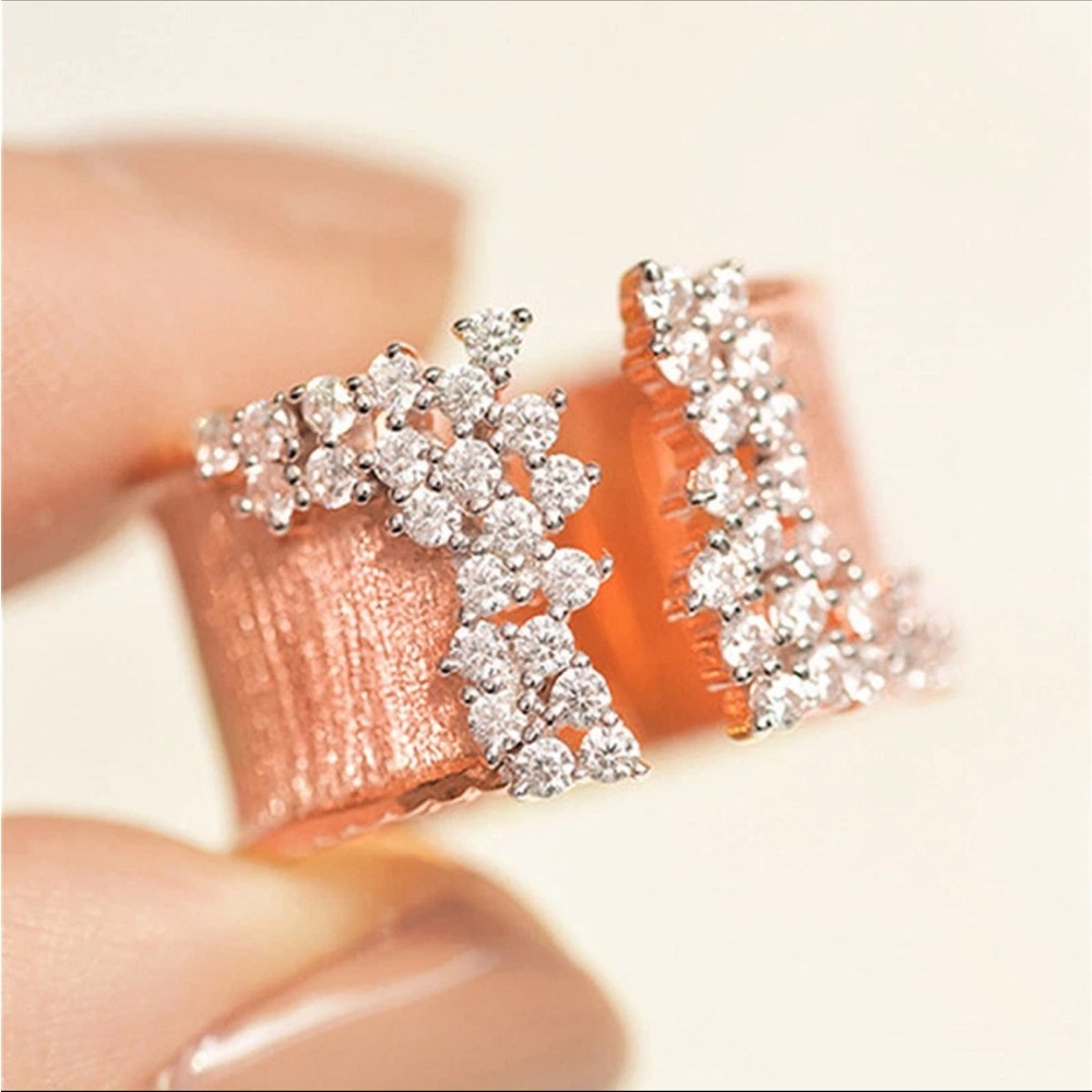 🦋💍rose gold and rhinestone plated Ring -band style with cubic-open middle